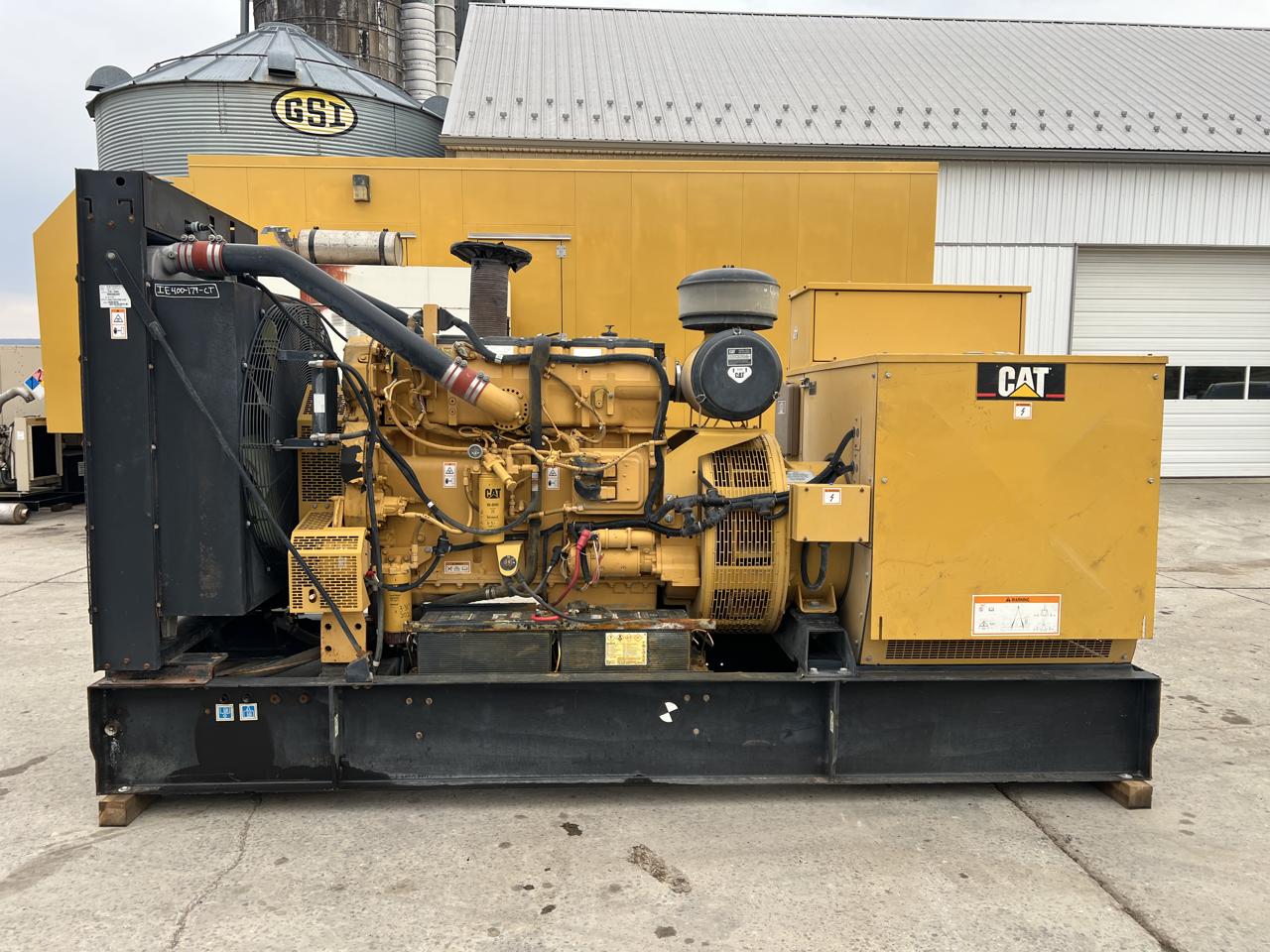 400 KW Caterpillar #SR4, diesel generator set, 480 Volts, 1/3 phase, 365 hours, 610 HP @ 1800 RPM, 3456/C16