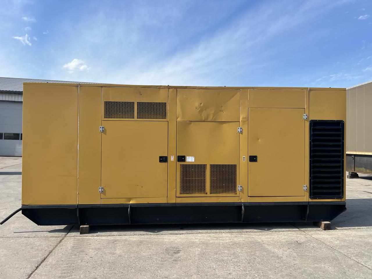 600 KW Caterpillar #SR4, diesel generator set, 277/480 Volts, 1/3 phase, 3412 engine, sound attenuated