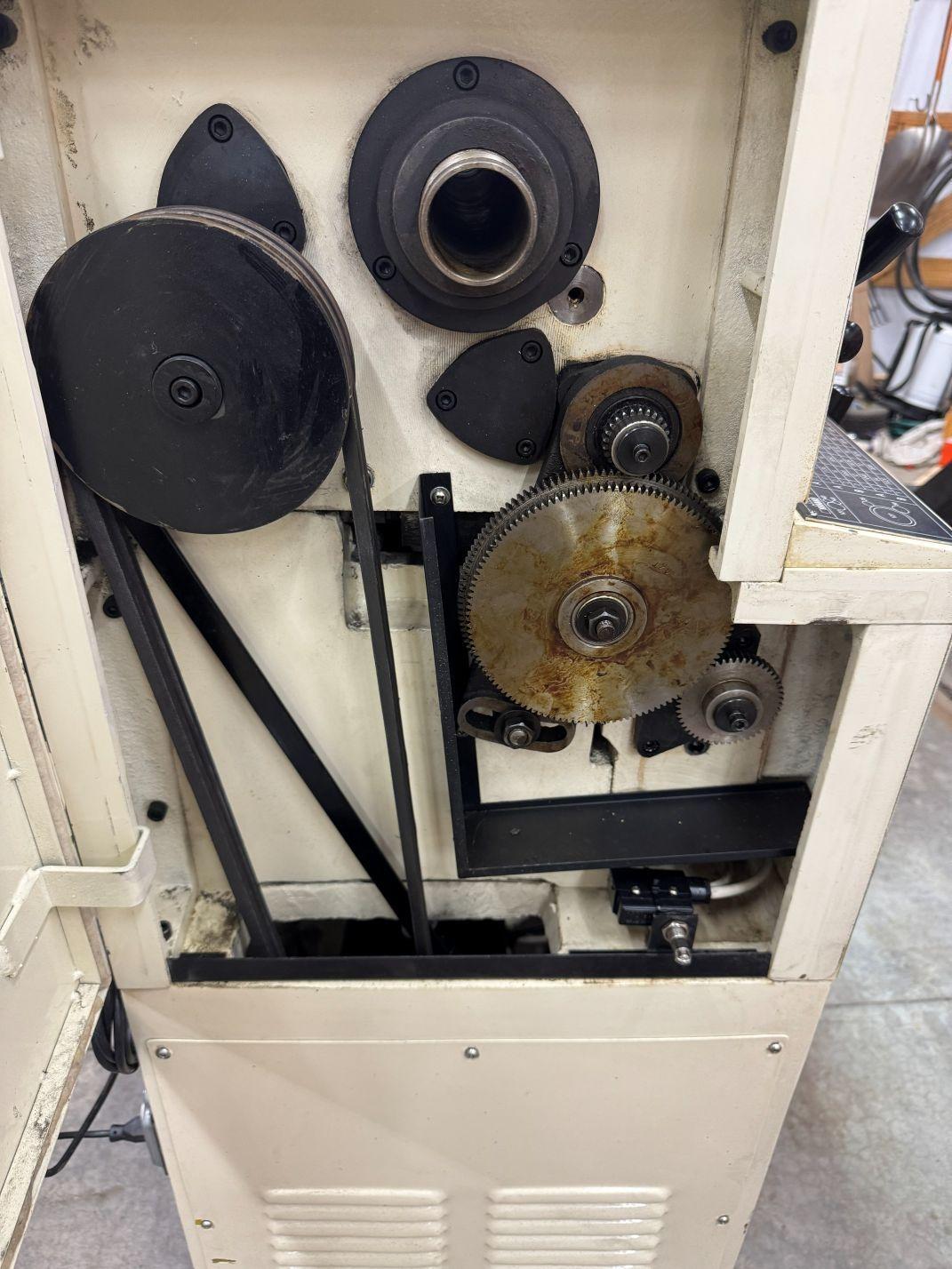 13" x 40" JET #GH-1340W-3, geared head engine lathe, 1.5" spindle bore, 6" chuck, 1800 RPM, 2.2 kW, 54" bed