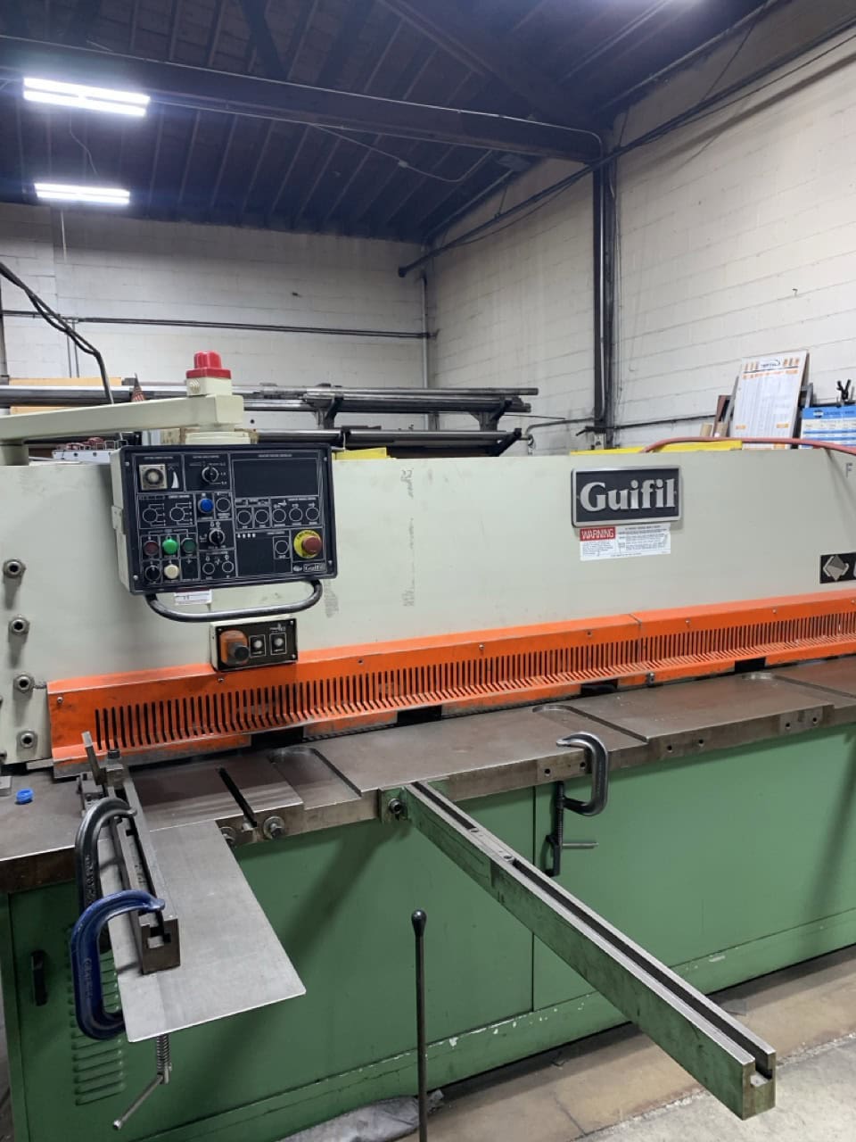 1/4" x 10' Guifil #GHE-630, power squaring shear, 122" max. shearing length, 39" front operated power back