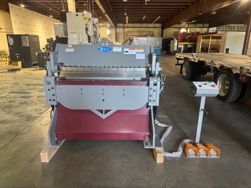 10 gauge x 4' GMC #HBB-0410, hydraulic box & pan finger brake, 6" box depth, 135&deg; bend angle, 26" manual