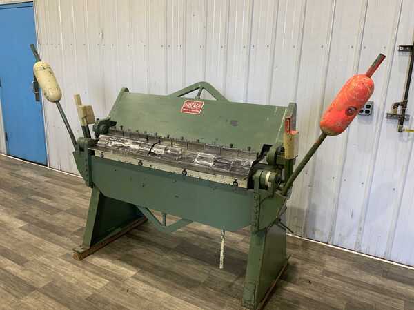 12 gauge x 4' Chicago #BPU-412-6, finger brake, manual clamping, 34" pass line height