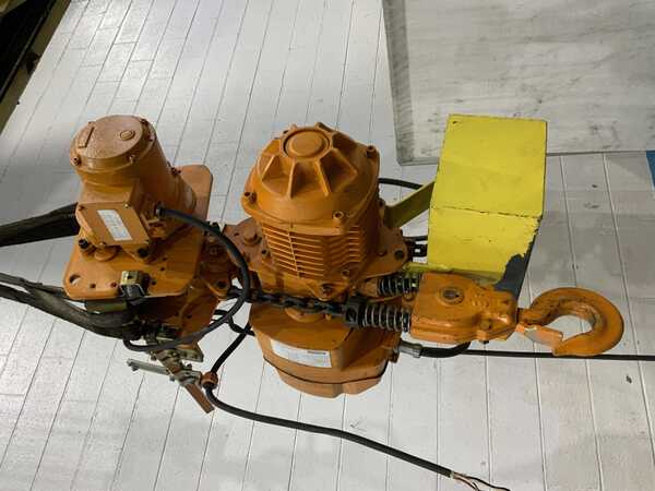 3 Ton, Harrington #ES3B-743, electric chain hoist & power trolley, 10' lifting height, 17 FPM, 4.7 HP