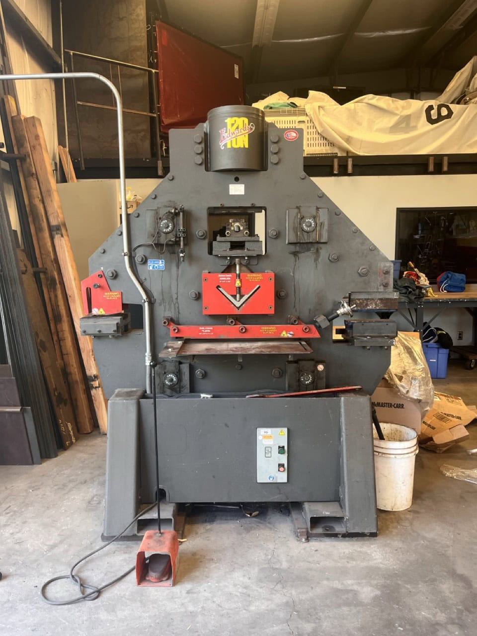 6" x 6" x 1/2" Edwards, 120 Ton Ironworker, 1-1/2" diameter punch, 11" throat, 2-1/2" stroke, notcher, press
