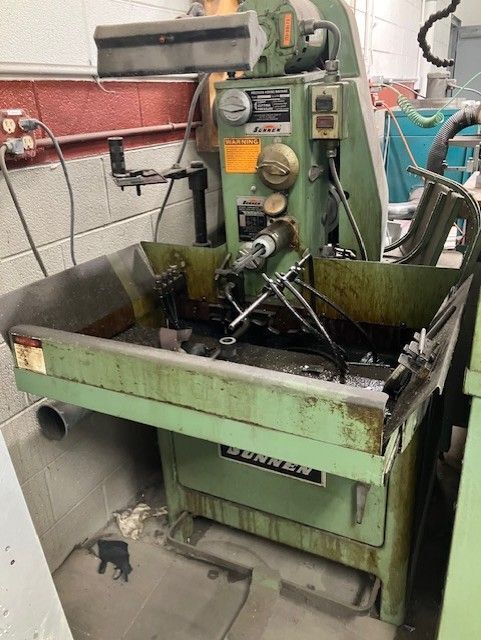 Sunnen #MBB-1660, Horizontal Hone, 0.06"-6.5" mandrel diameter, 0.125"-16" stroke, 1989