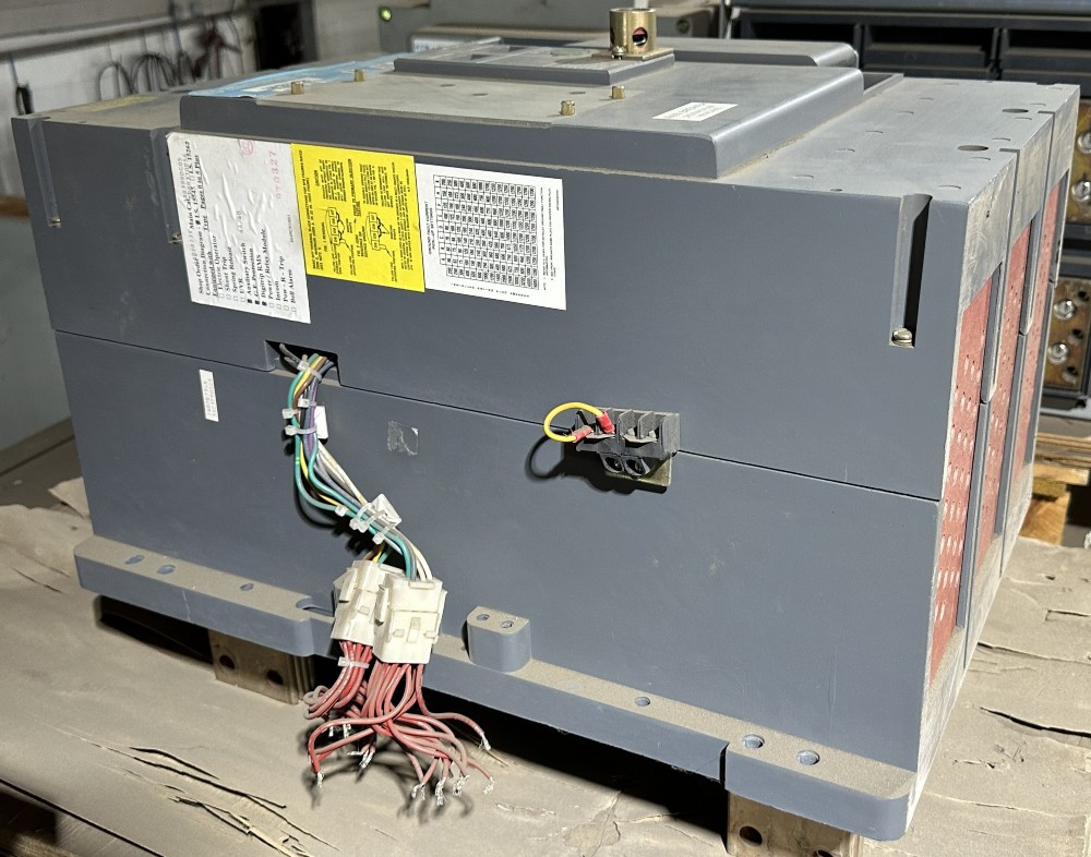 Cutler-Hammer Westinghouse, SPB100, 150A to 300A, Draw-Out Circuit Breaker, CB-1337/1342 Series