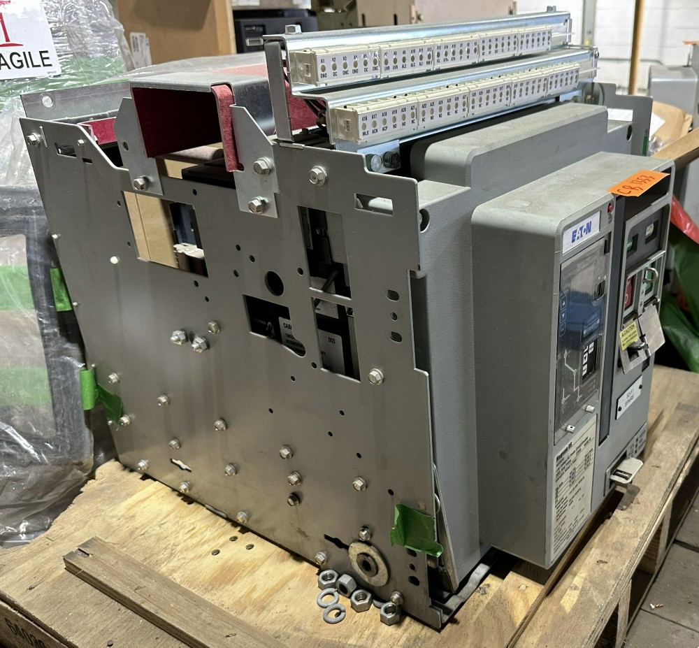 Eaton Magnum, DS MDS820, 2000 A, Frame, 3-Pole, Draw-Out Air Circuit Breaker, 635 Volts, Electronic Trip Unit