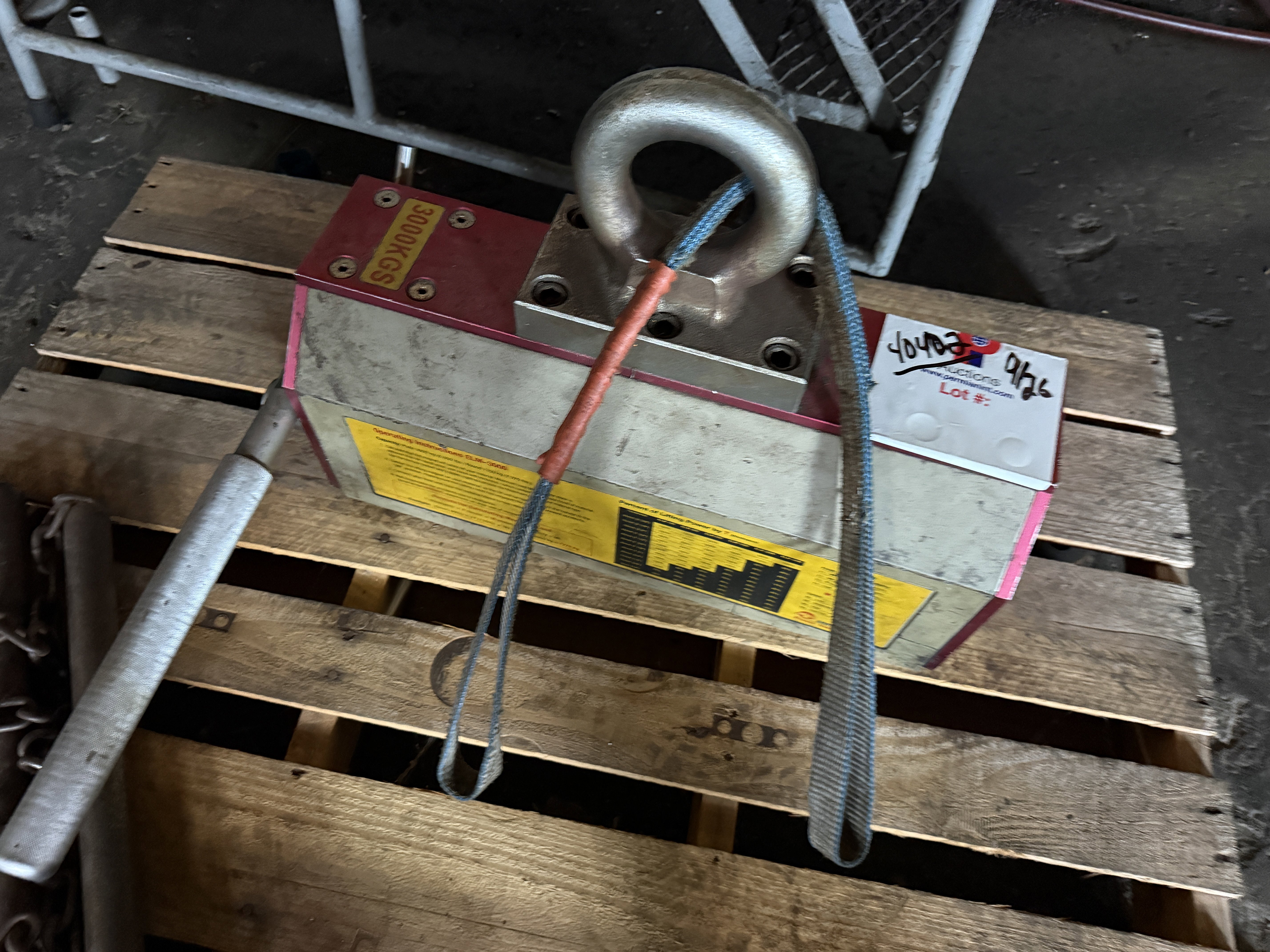 Earth-Chain, 6,614 lb. Lifting Magnet