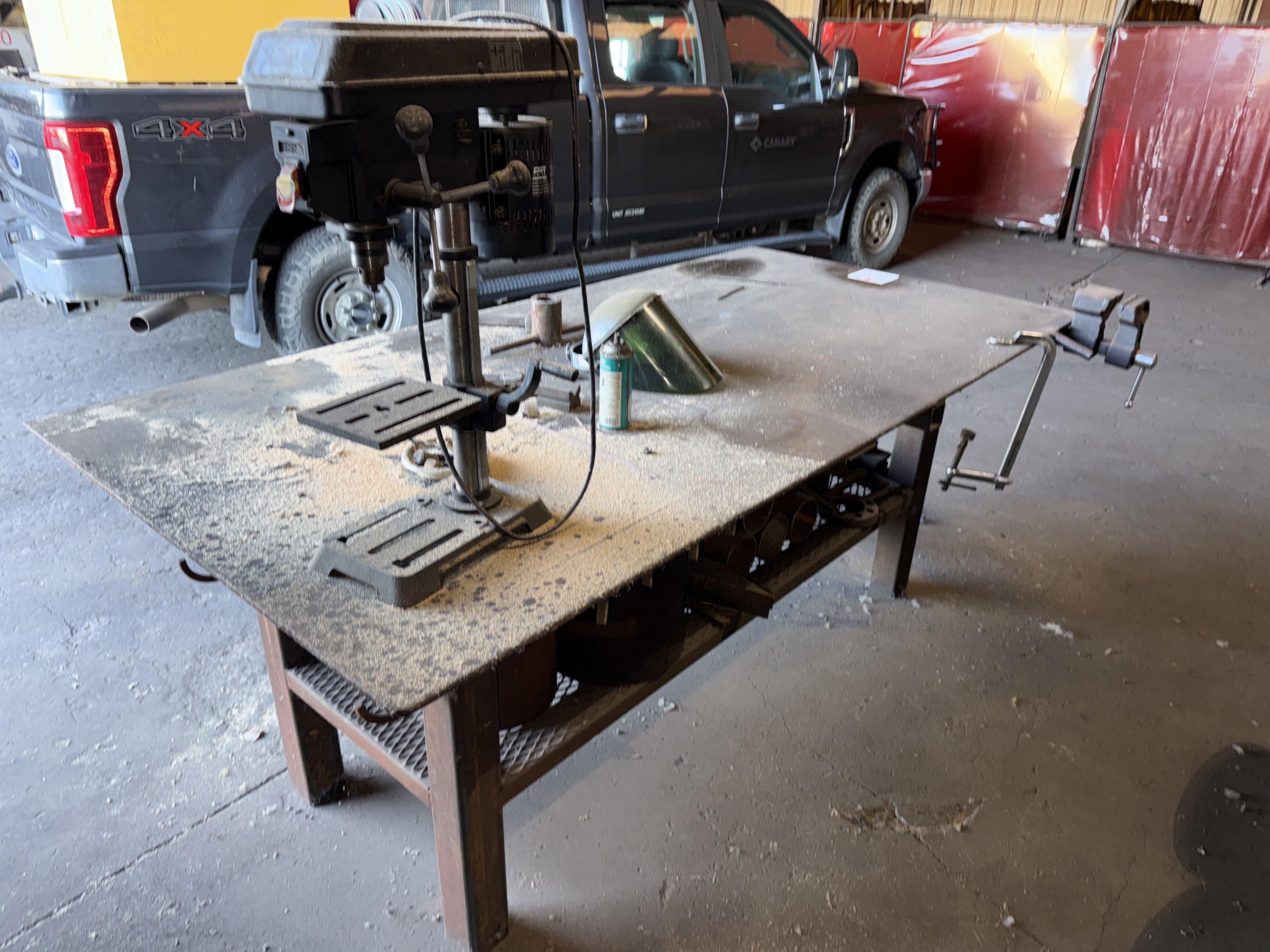 8' x 4' x 3.4' heavy duty metal work table w/ smal