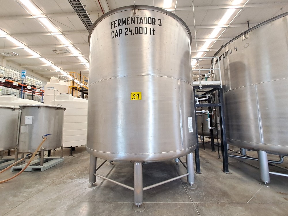 BrewHigh, Stainless-Steel Fermentation Process Storage Tank, 24000L, 11.2' diameter x 13.5' H, internal coil
