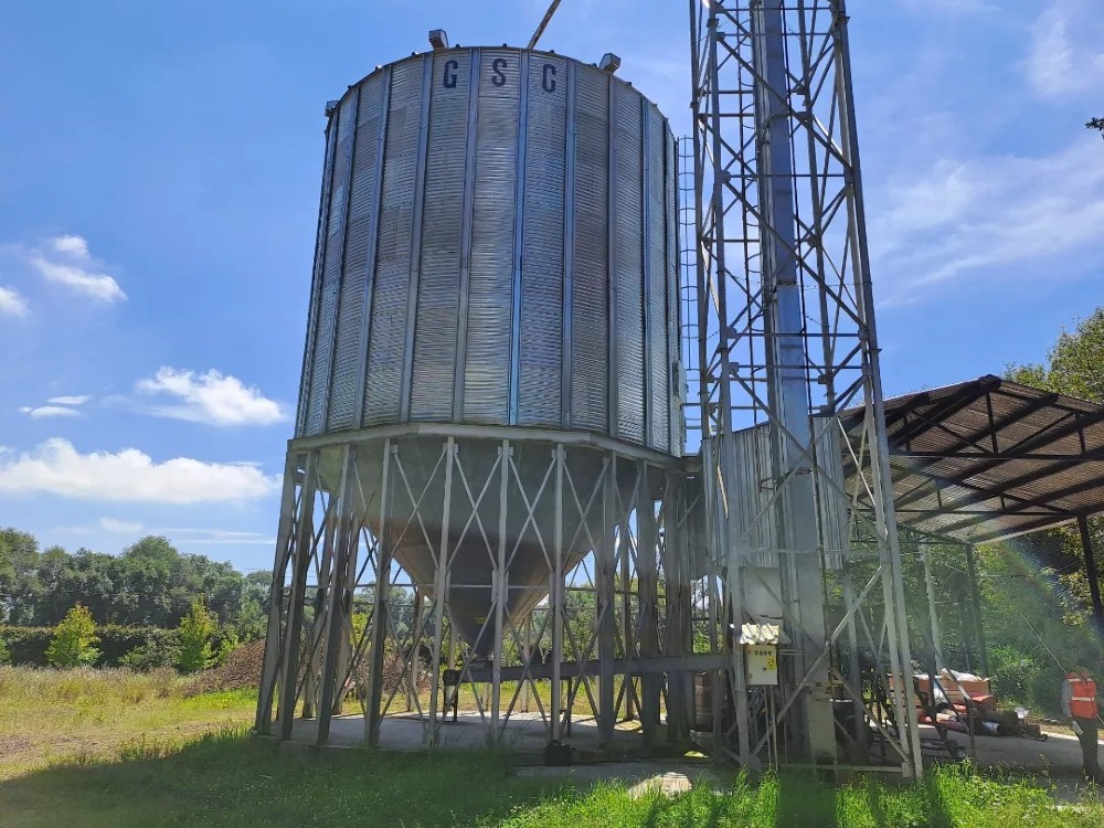Galvanized-Steel Storage System with 300-ton Silo