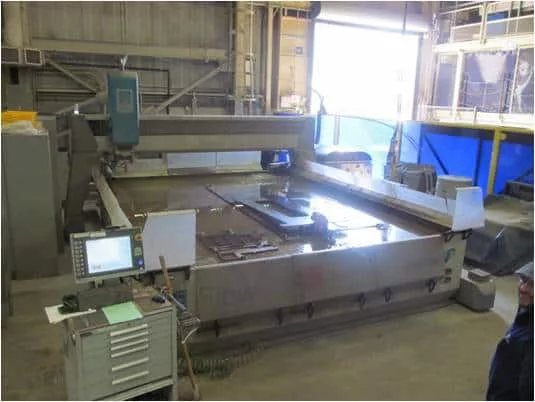 Flow #Mach-4-4030c-X5, CNC Waterjet, 10.1' x 13.1' table, 100 HP Hyper Jet 94i-D pump, 94,000 psi, 5-axis XD