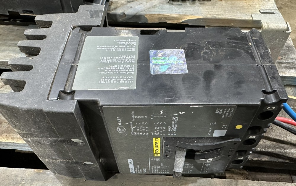 Square D Co., FA36030, 30 A, 3-Pole, 600V, Thermal Magnetic Circuit Breaker, Type FA, Series 2