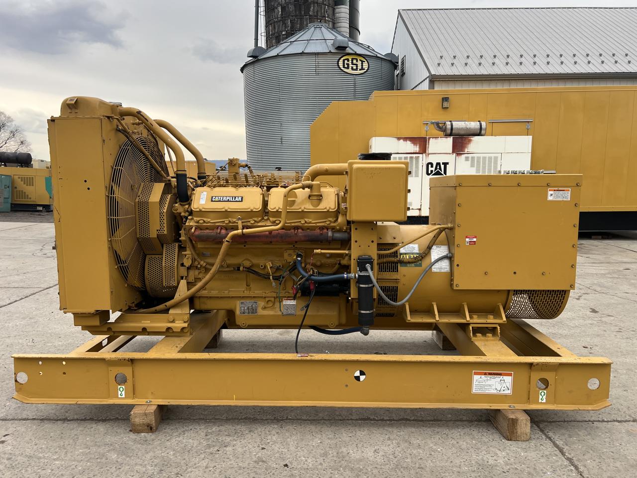 500 KW Caterpillar #SR4B, diesel generator set, 480 Volts, 3412 engine, 749 HP @ 1800 RPM, open skid, 750