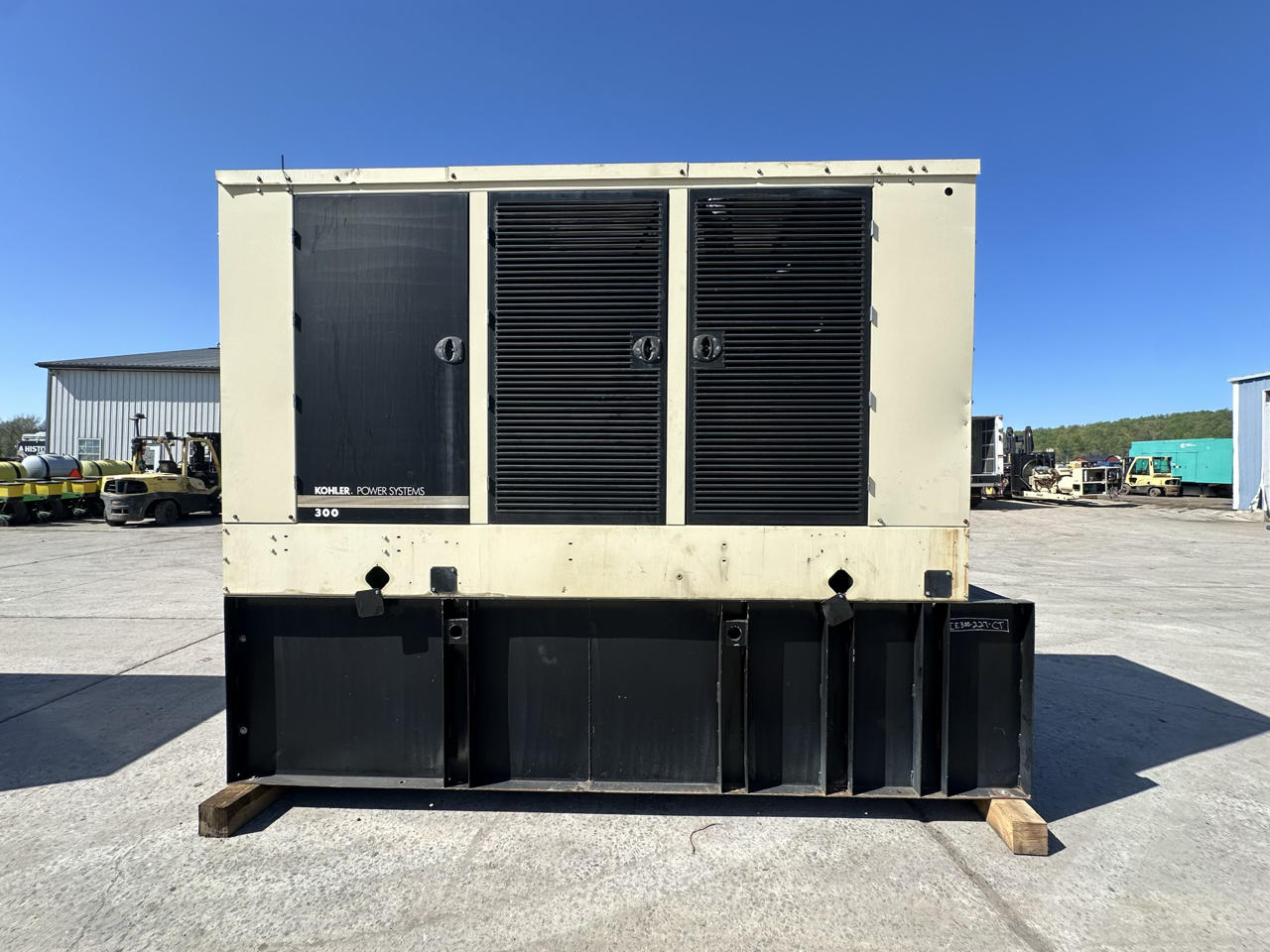 300 KW Kohler #300REOZDD, diesel generator set, 277/480 Volts, Detroit Diesel Series 60 engine, enclosed