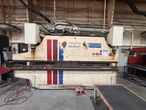 90 Ton, Pacific #J135-14/10, Hydraulic Press Brake, 11' overall, 3/16" mild steel capacity, 2825 PSI., 74.8