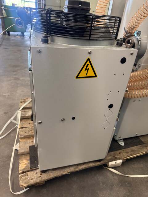HYDAC #RFCS-D2-002000-W-L-R24-19-W-UL, Refrigerated Fluid Chiller, 400/480 V., 3 Ph., 50/60 Hz., 5 Amp Max