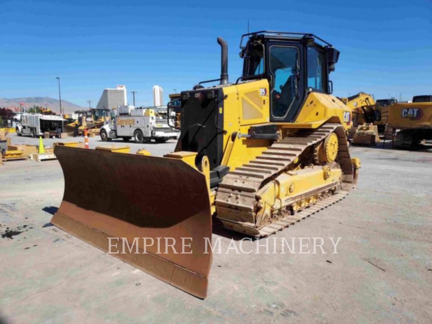 Caterpillar D5-17 VPAT, 1462 hours, S/N: ZDA01262, 2020