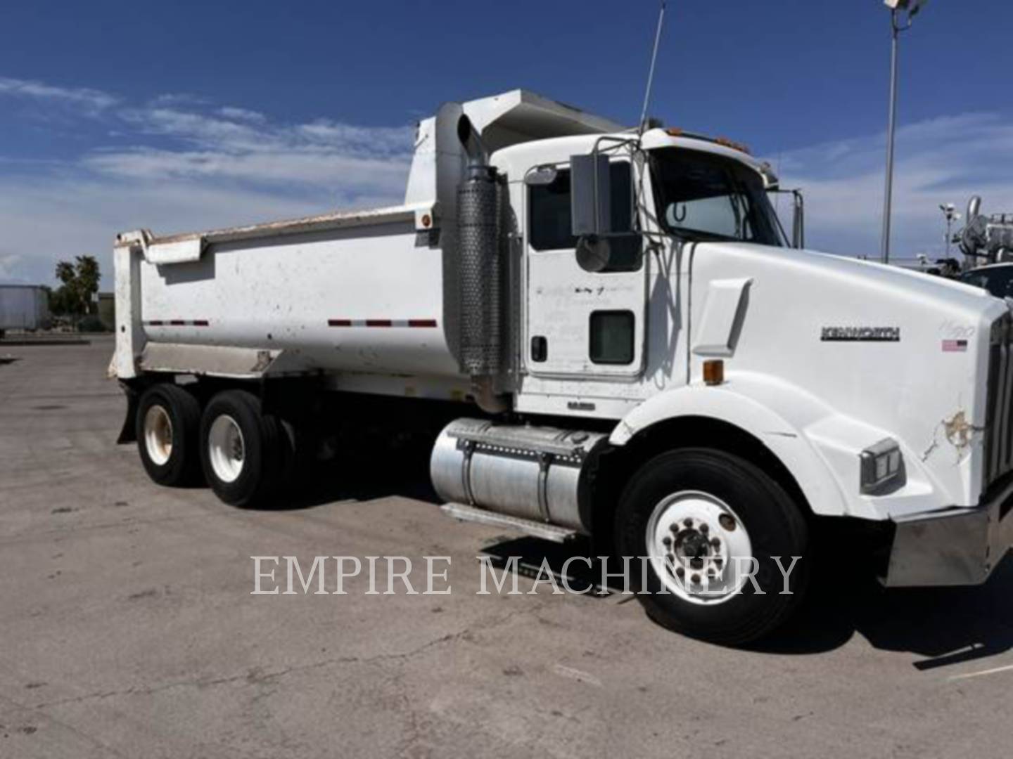 Kenworth (Obsolete) DUMP TRUCK, On Highway Truck Engine, 627900 hours, S/N: 1NKDL09X16R154647, 2006