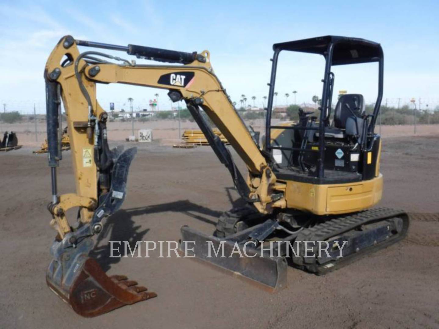 Caterpillar 303ECRTH, 672 hours, S/N: HHM00268, 2015