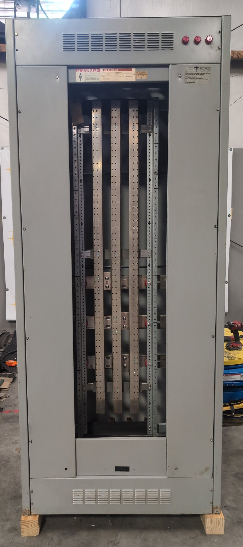 1200 Amps, Siemens #FC-1 Switchboard, 480V 3PH 4W NEMA 1