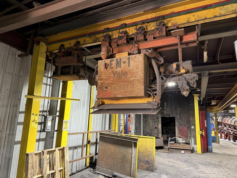 3 Ton, Yale, Traveling Hot Melt Ladle Delivery Hoist w/ Pusher