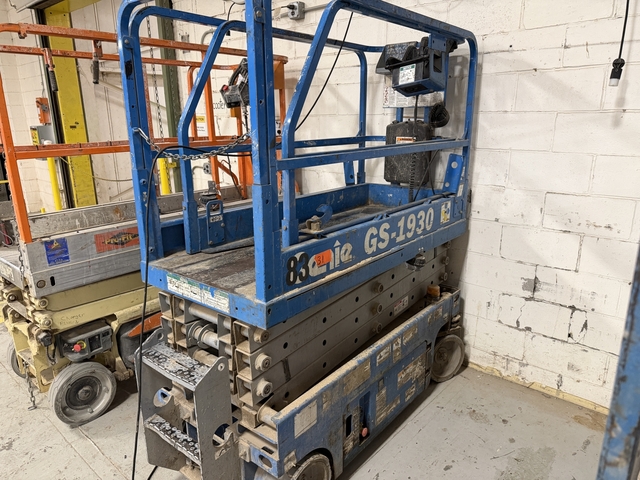 Genie #GS-1930, scissor lift