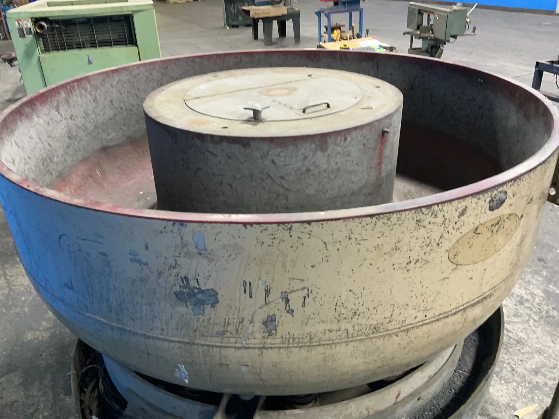 22 cu.ft. Roto-Finish #ER-1822, Spiratron Vibratory Finisher, Extended Range Series 10 HP, 230 V., 8026 hours