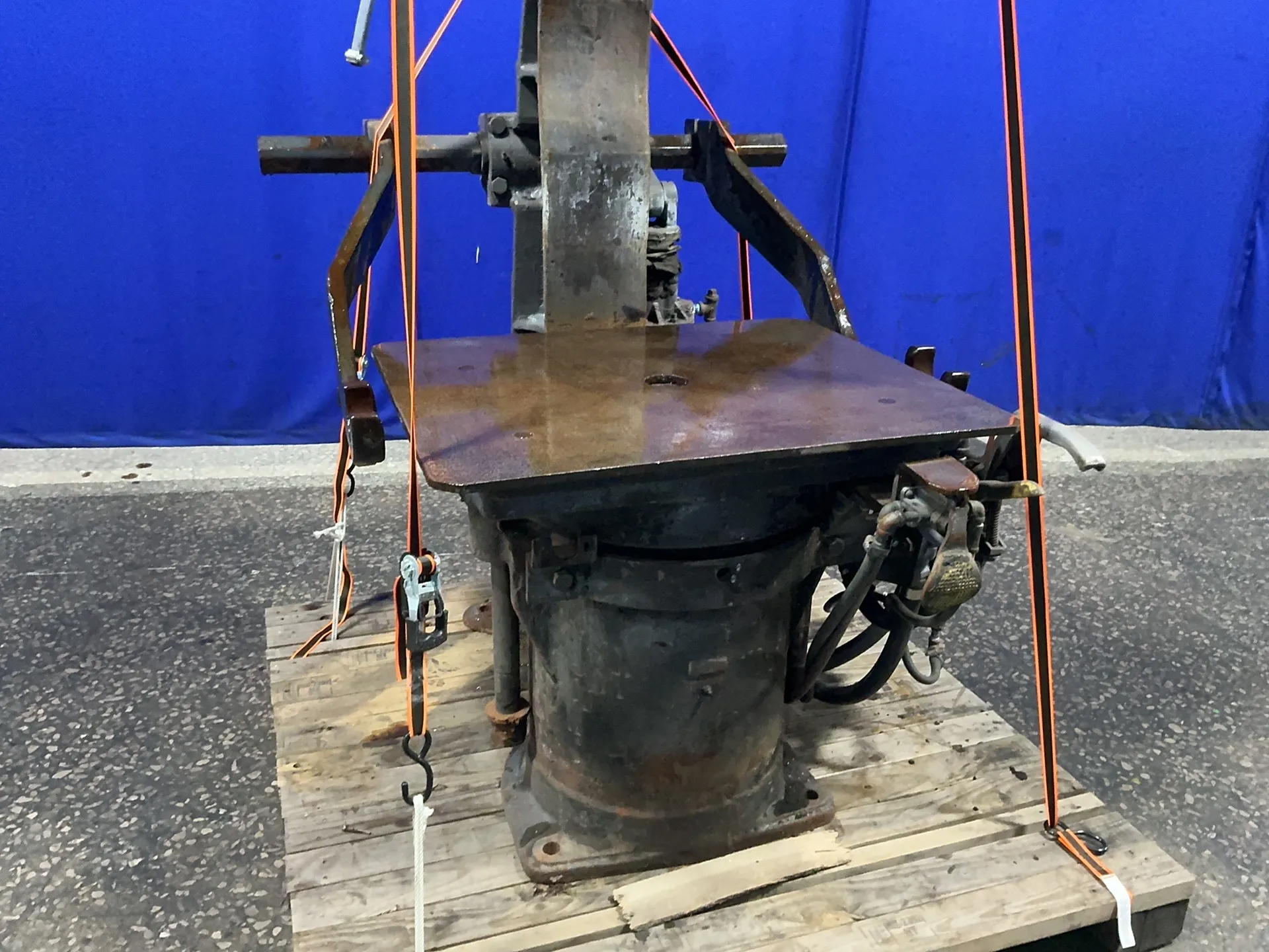 Osborn #3161-8, Rotolift Molding Machine, 28" x 34" capacity