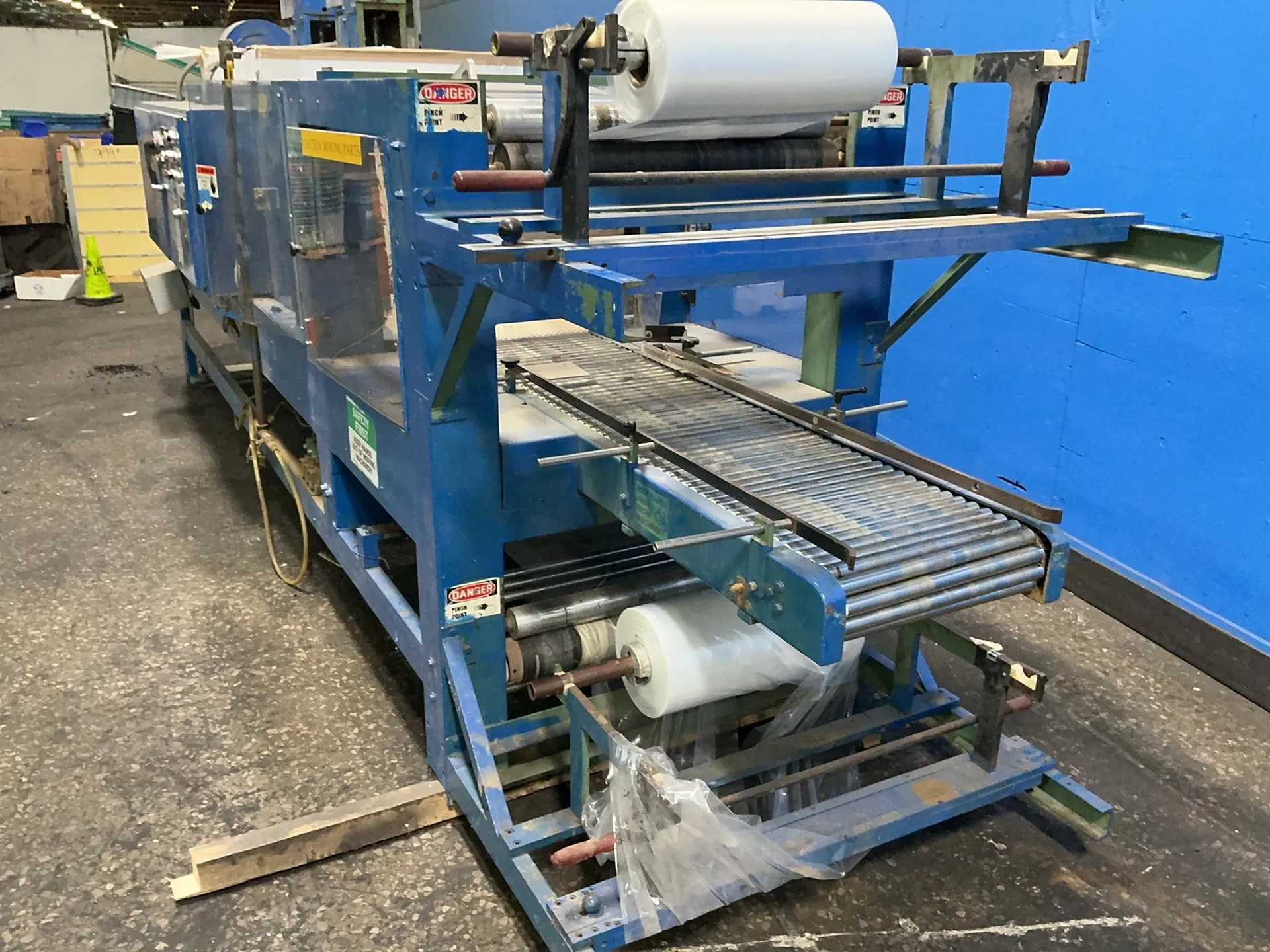 Arpac #105-28-TW, Inline Shrink Bundler, 17" and 27.5" conveyors, 48 A, 460 V.