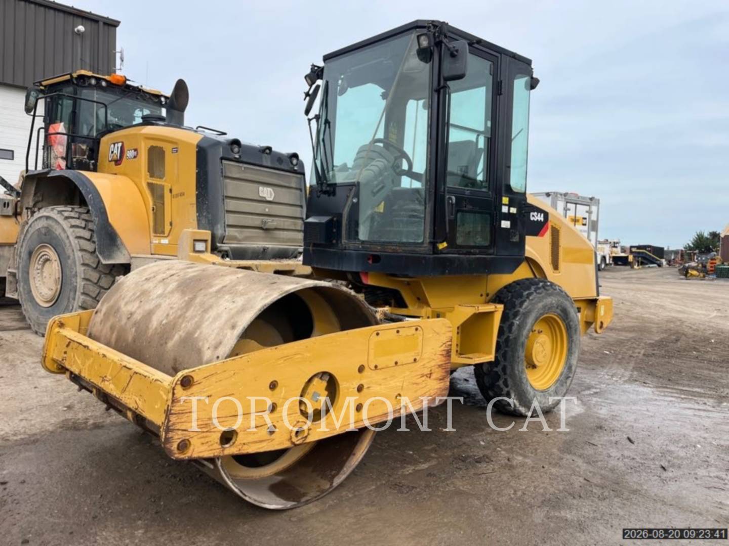 Caterpillar CS44, Compactor, 3305 hours, S/N: M4C00841, 2015