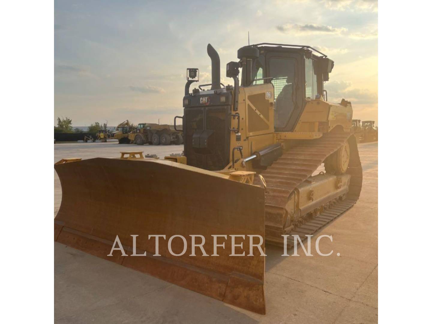 Caterpillar D6-20VPAT, 3022 hours, S/N: RDC01372, 2023
