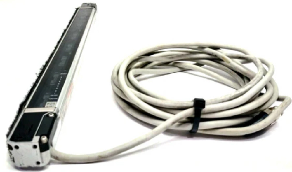 Keyence SL-C20H-T Safety Light Curtain Transmitter, 20 Axes, Refurbished
