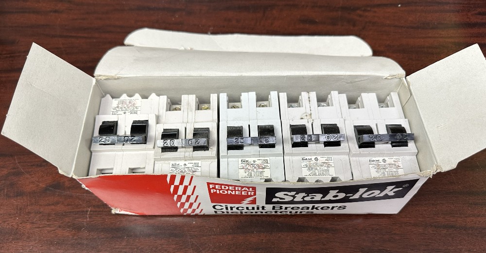 20 Amps, Federal Pioneer, Stab-Lok Series, Molded Case Circuit Breaker, 2-Pole, Adjustable Trip, 120/240 VAC