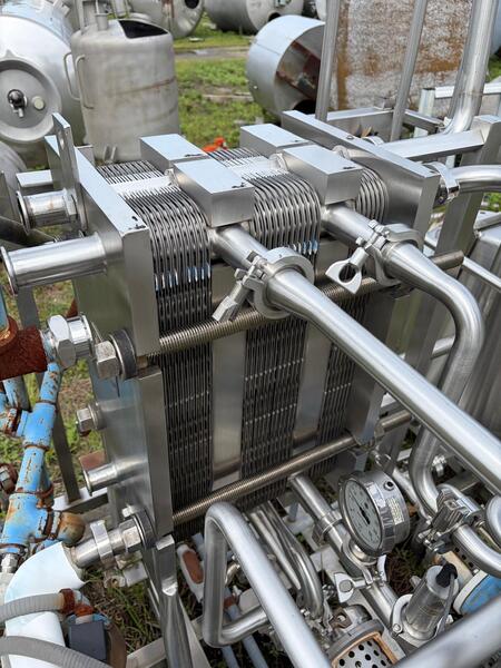 32 sq.ft., APV #SR15S-L, Plate Heat Exchanger, (41) 316 Stainless Steel plates, 150 psi max., 1.5" tri-clamp