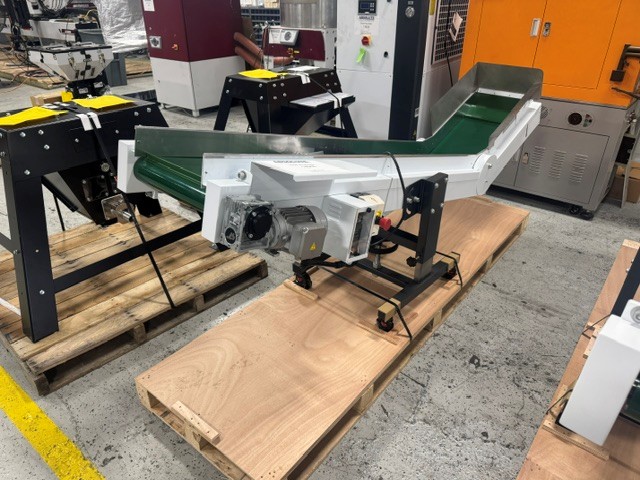 12.6" wide, Shini #CB-5, adjustable nose over conveyor, 230 V., 1 Ph., new, 2026