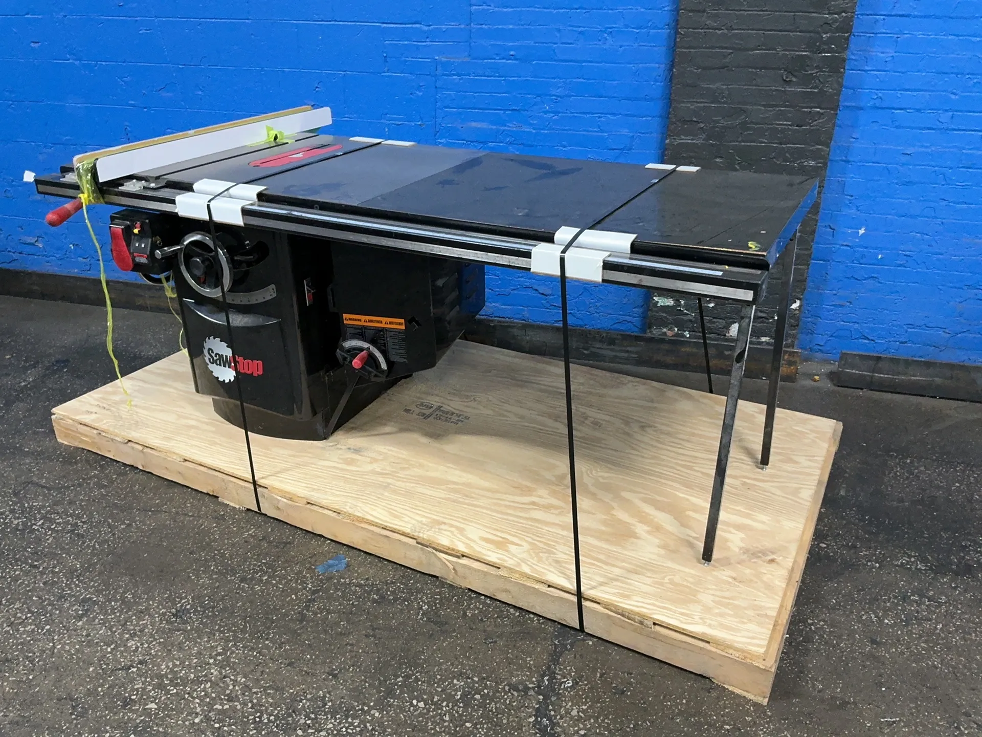 Sawstop #ICS53230, industrial cabinet saw, 10" blade, 34" x 84" capacity, 5 HP, 4000 RPM