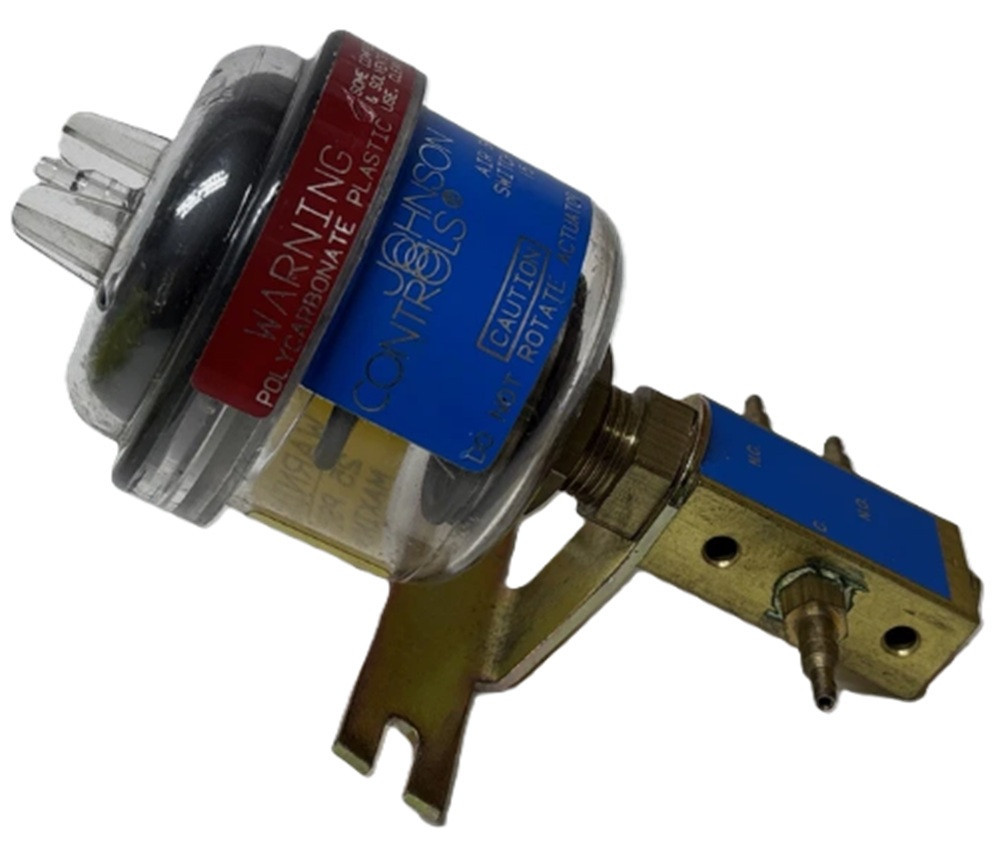Johnson Controls V-6137-1 Air Switching Valve, 3-Way, 15 - 19 PSI, NEW