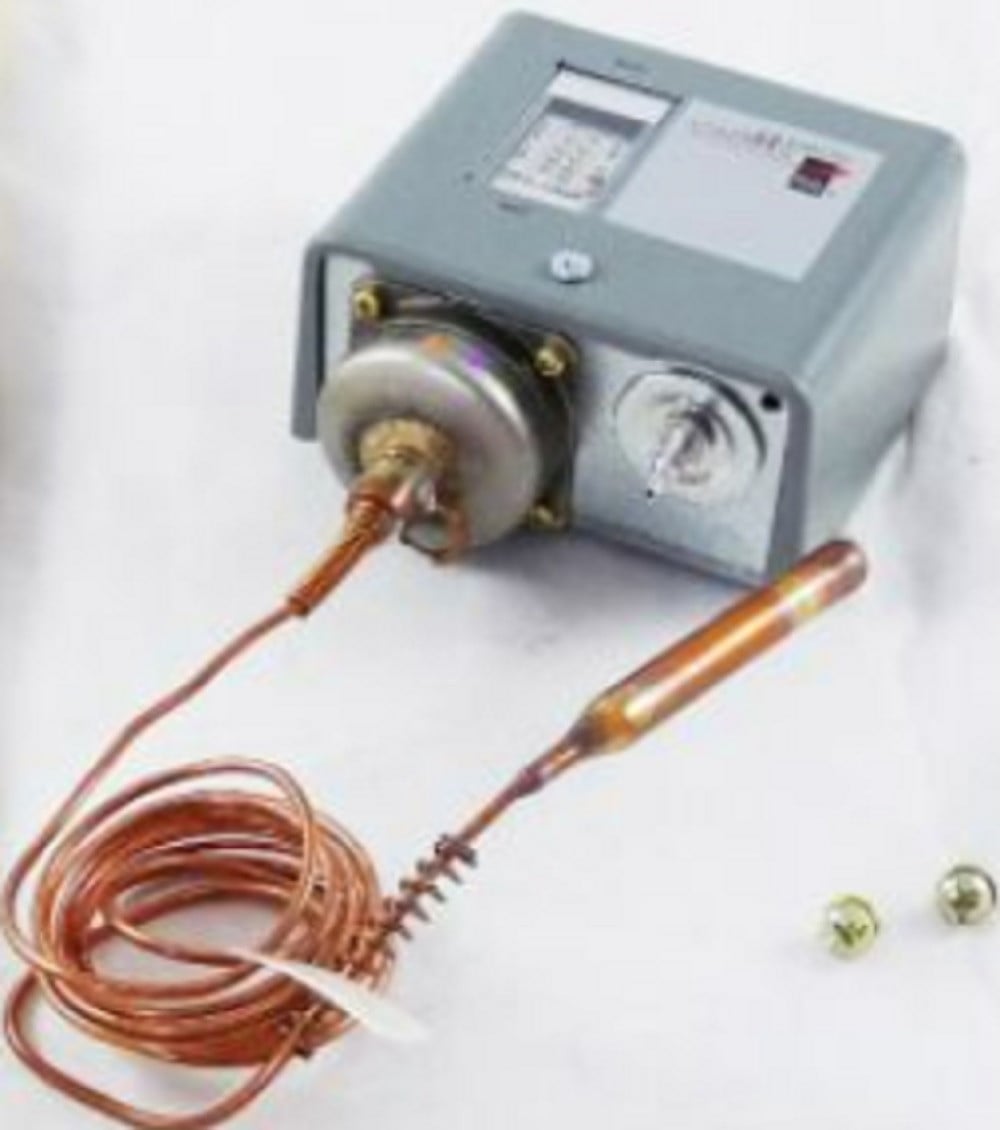 Johnson Controls A40EA-3 Temperature Actuated Pneumatic Switch, 35 to 80 F Range, NEW