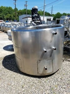 600 gallon Alloy Products #7754, Stainless Steel tank, 5' 6"dia. x 4' T/T, has open top and slant bottom