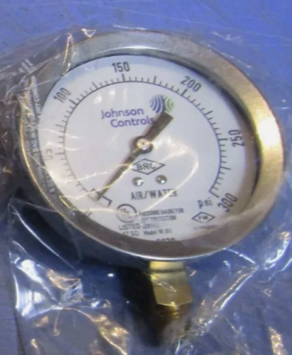 Johnson Controls W-101 Fire Protection Service Gauge, 3-1/2" Diameter, 1/4" NPT, NEW