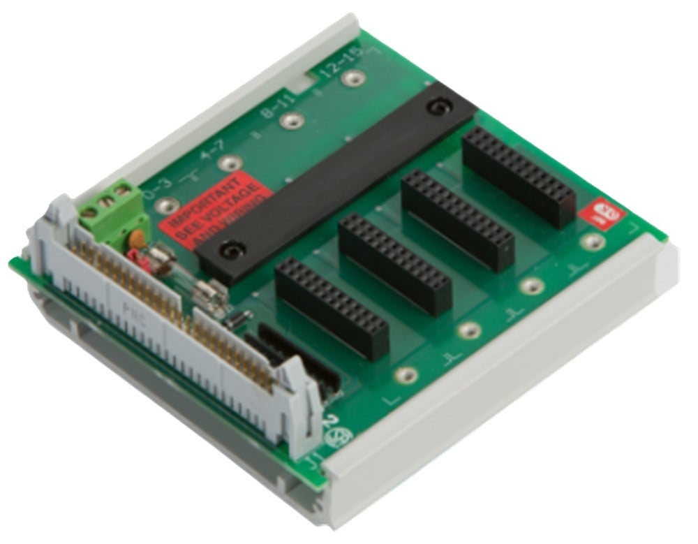 Opto 22 SNAP-D4M SNAP D-Series 4-Module Rack, Refurbished