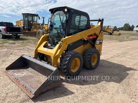 Cat 242D, Skid Steer Loader, 2267 hours, S/N: DZT00458, 2014