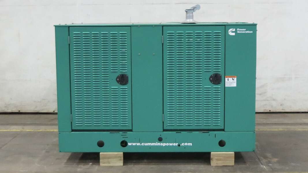 60 KW Cummins #GGHG, Natural gas generator set, 120/208 Volts, 97.5 HP @ 1800 RPM, Ford WSG1068 engine, EPA