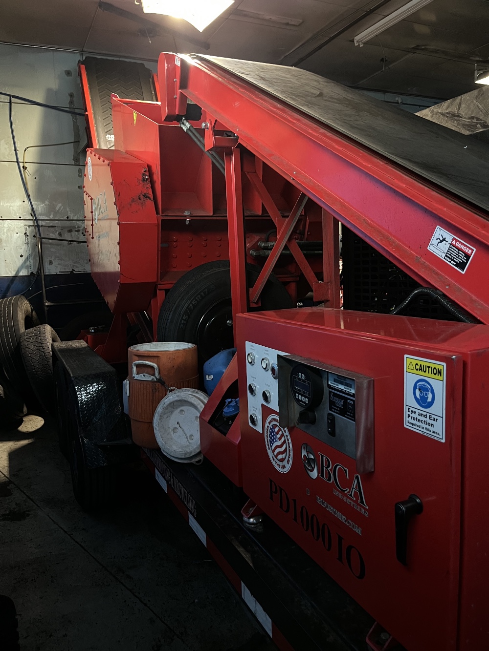 BCA #PD1000-TIR, tire shredder, 175-250 tires per hour, 35" x 30" cutting chamber, 140 HP diesel engine, 2024