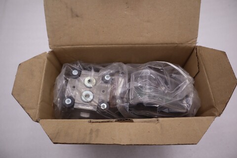 Kromschroder VAS115R/NQSR, GAS SOLENOID VALVE 88000100 NEW IN BOX STOCK H393