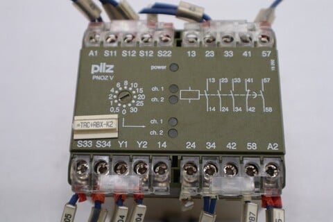 Pilz safety relay 474790 pnoz v 30s 24 v dc pnozv30s24vdc stock l-453c