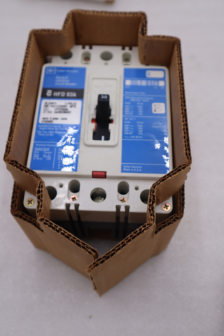 New open box cutler hammer hfd3030l circuit breaker stk gf1105