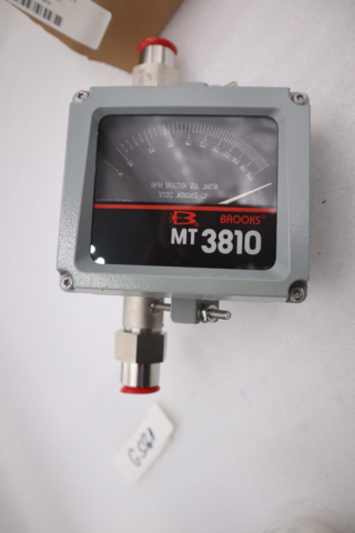 NEW OPEN BOX Brook s Instrument MT3810 Flowmeter 1300 PSIG 3810A12B1PAA1A1 G555A