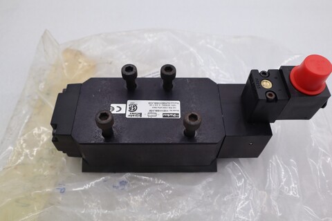 NEW Parker HE3WXBBL53B Double Solenoid Valve 3 POSITION STOCK L-597